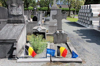 Photo en 2014 de la tombe de Louis De Boeck au cimetière de Zemst- copyright Yves Moerman.