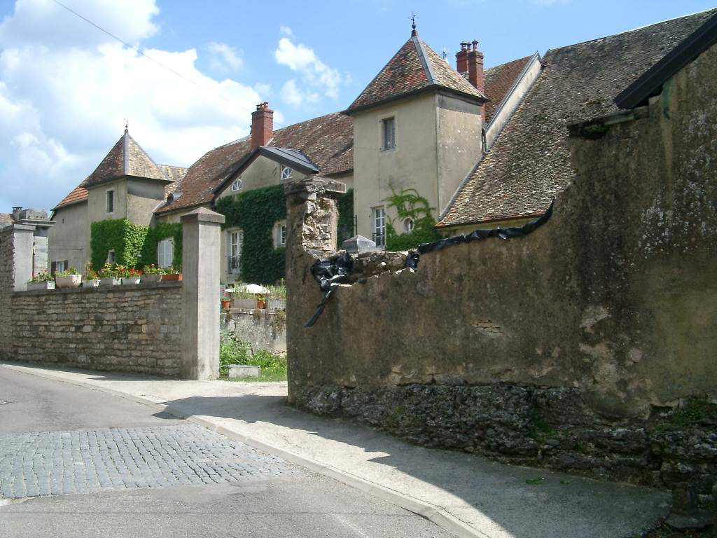 Château du maréchal Moncey photo Copyright Yves Moerman 